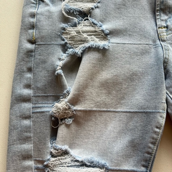 American Eagle Men's Extreme Flex 4 Light-wash Distressed Denim Shorts Size 32 - Picture 2 of 9
